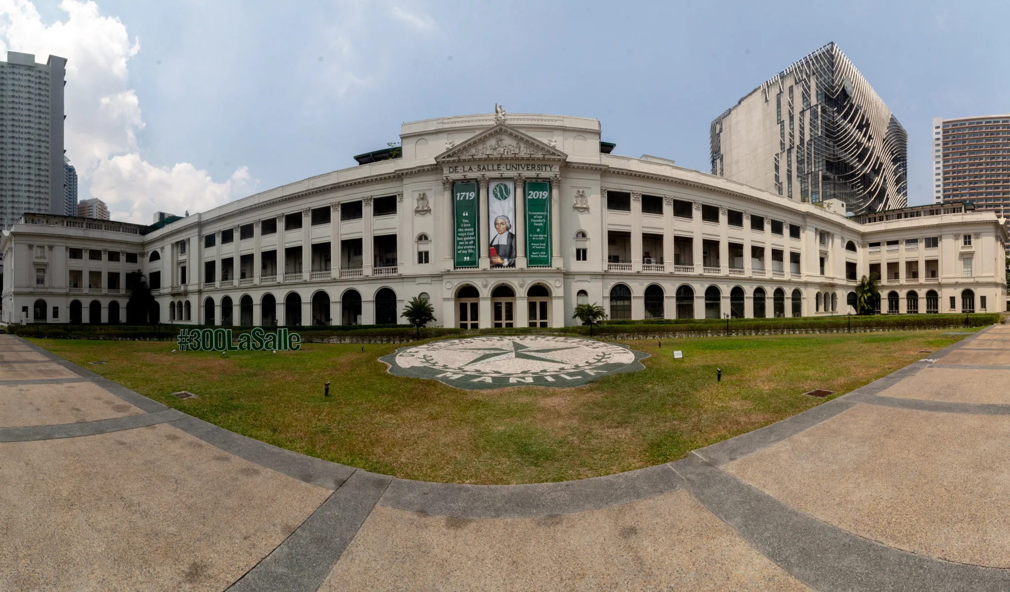De La Salle University logo